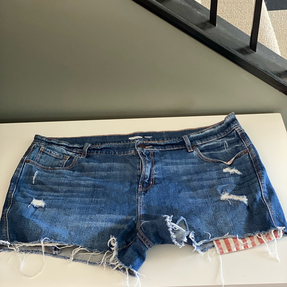 Boyfriend Fit Cut Off Shorts